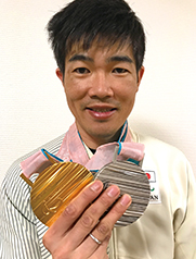 新田 佳浩